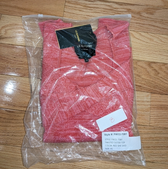 9. NWT LE SUPERBE TWISTED SISTER TOP - Picture 2 of 2